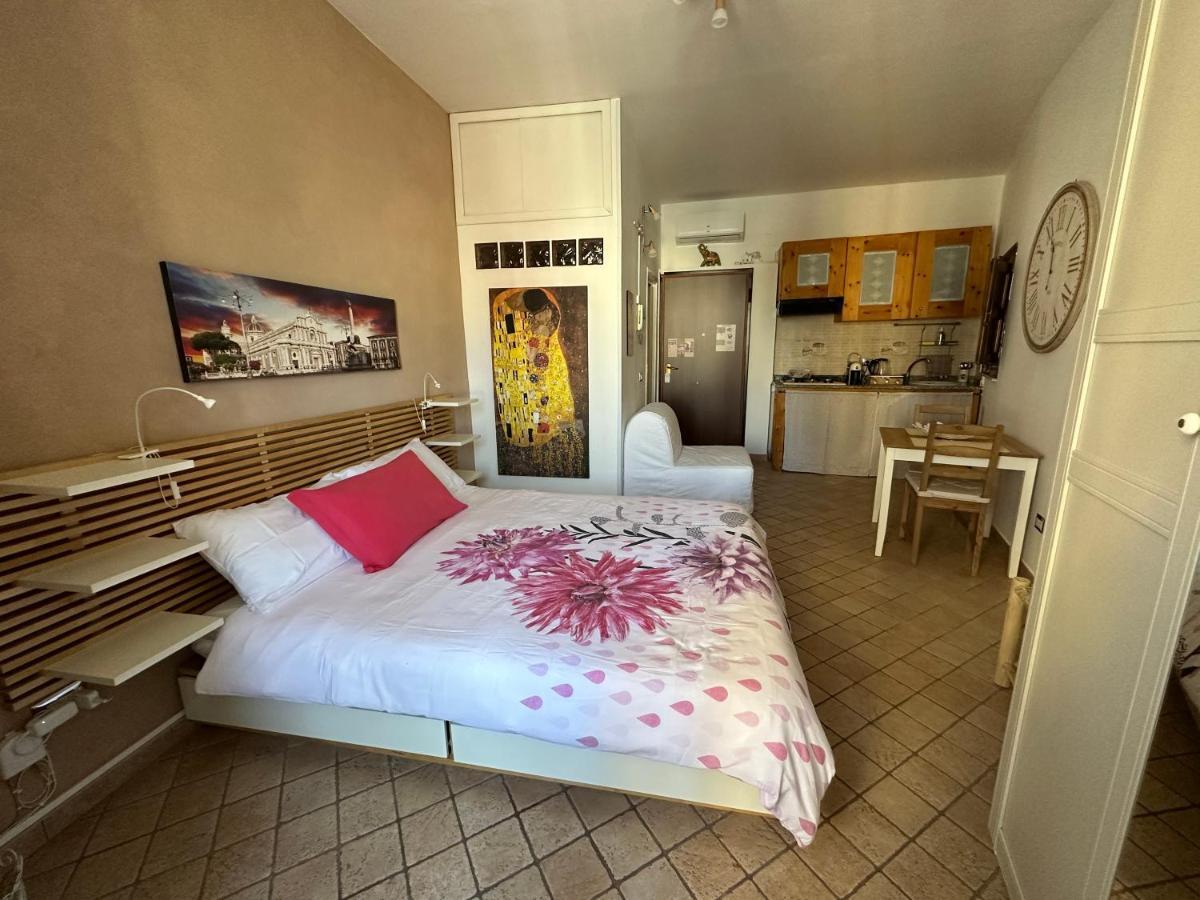 The Civita Apt Town Center Catania Exterior photo